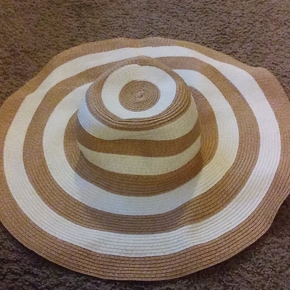 Beach hat